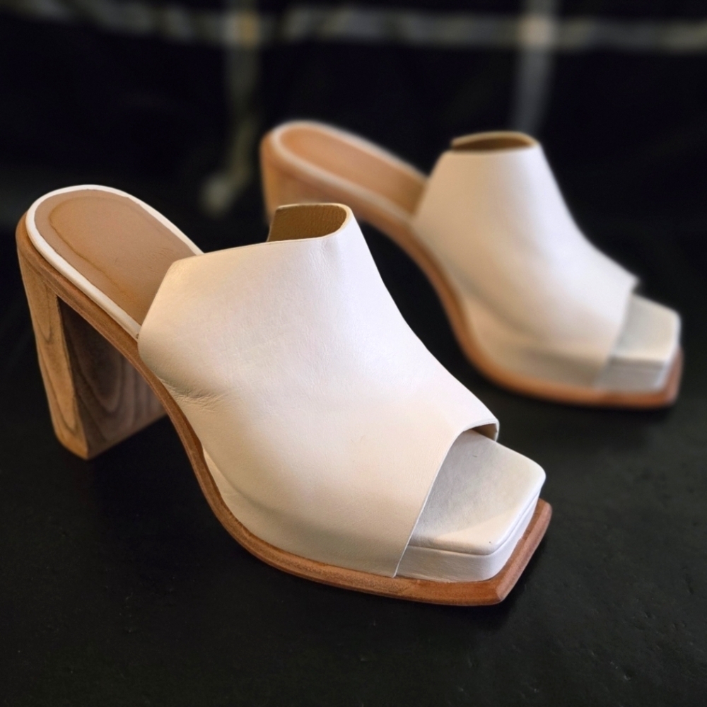 Wal & Pai Elegant White Women's Heel Mules Tan